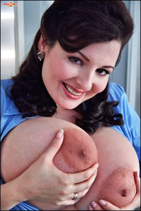 Free Porn Pics Of Cute Brunette Lorna Morgan Loves Showing Her Huge Tits Mypornstarbook Net