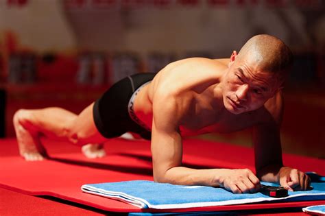 fitness instructor sets new plank world record al arabiya english