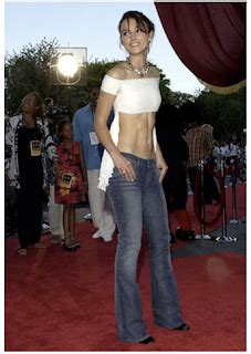 Here's how to style skirts for you body shape. Lady Short Legs: keira knightley jeans