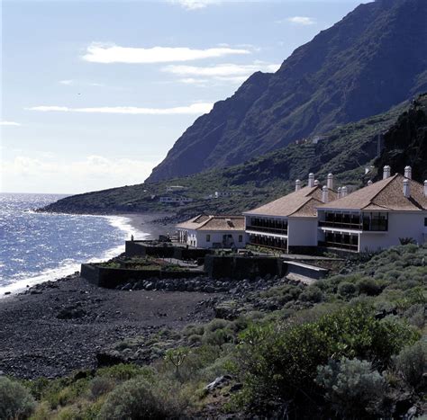 El Hierro La Isla Del Meridiano El Parador Nacional De La Isla De El