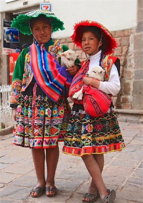 Peruvian Textiles Peruvian Clothing Traditional Outfits Peruvian