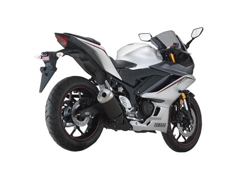 The 2019 r25 retains the engine of its predecessor but there are many new features. 2020 Yamaha YZF-R25 looks dope with new colours! RM19,998 ...