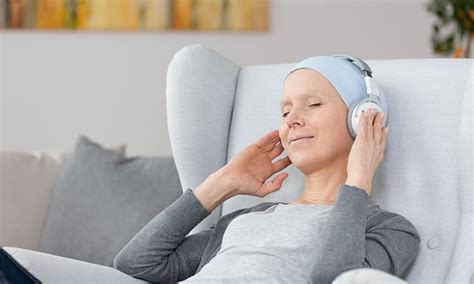Listening To Music May Ease Cancer Patients Pain Daily Mail Online
