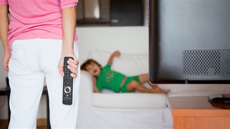 Cómo Apagar La Televisión Sin Provocar Un Berrinche En Tus Hijos