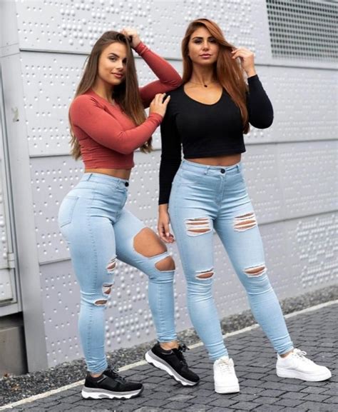 Девушки в обтягивающих джинсах 76 ФОТО