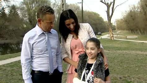 Elvittem gézut egy fitburgerre esztergomba. Schobert Lara lovasbalesetet szenvedett - tv2.hu/aktiv ...