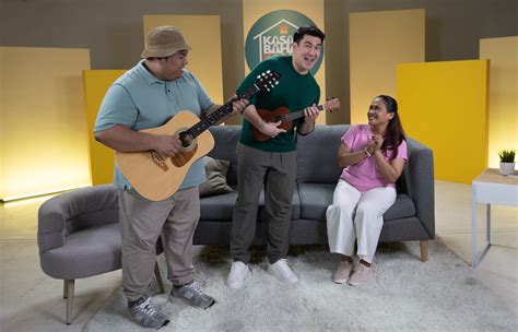 1 Luis Manzano serenading Yaya Cindy with a heartwarming song, a