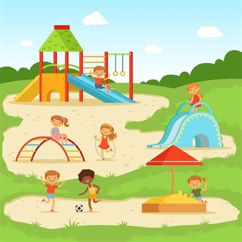 Niños Divertidos En El Patio De Verano Niños Jugando En El Parque