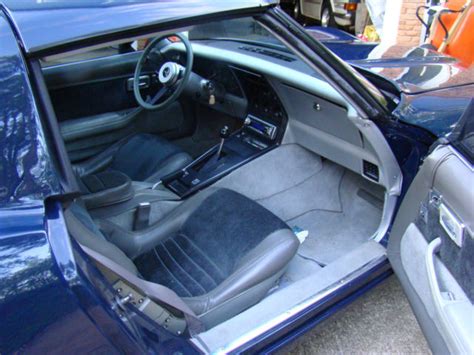 1981 Corvette Stingraycustom Navy Blue Exterior Ttop Coupe Gm