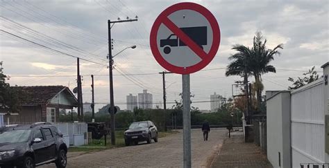 Proibição De Estacionamento No Bairro Santo Antônio Em Piçarras Gera Polêmica Oi Sc