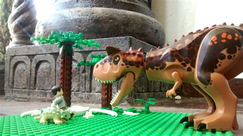 Carnotaurus Toro Revenge Lego Jurassic World Camp