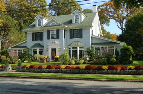 Find us between restaurant depot and the room place located in the landings of lombard shopping center, just east of 355 and north ave. The Spirit of Halloween in Rockville Centre!