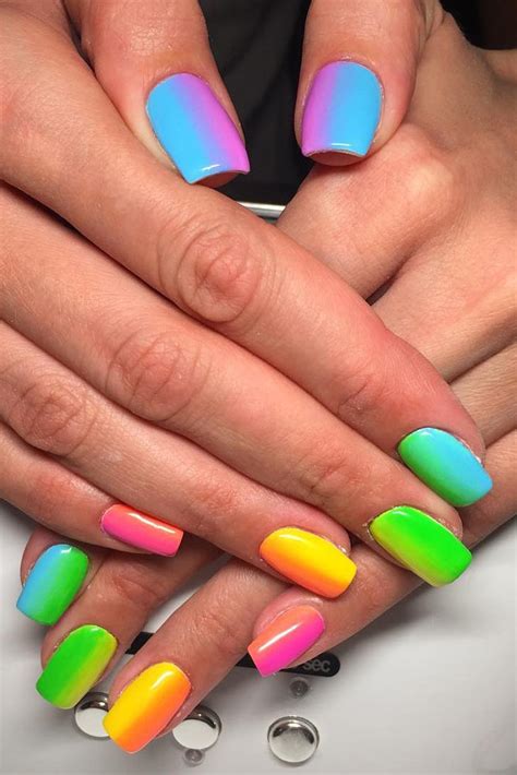 24 Amazing Rainbow Nails To Make You Smile