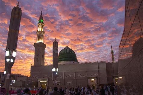 Al Masjid An Nabawi Mosque Beatuful Sunset Cloudy Medina Saudi Arabia