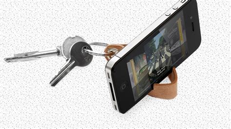 A Clever Key Ring That Doubles As An Iphone Stand