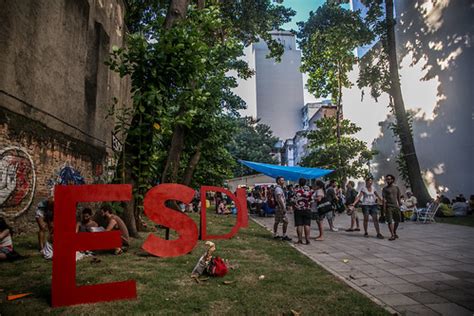 Eu estou em uma universidade que está entre as dez mais importantes do nosso país. ESDI ABERTA #UERJRESISTE | 12/02/2017 | Mídia NINJA | Flickr