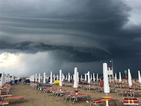 Previsioni del tempo a lido di jesolo in tempo reale e i prossimi 16 giorni:scopri le previsioni meteo della tua città su meteolive. Meteo, giornata da bollino rosso: è allerta per il Nord ...