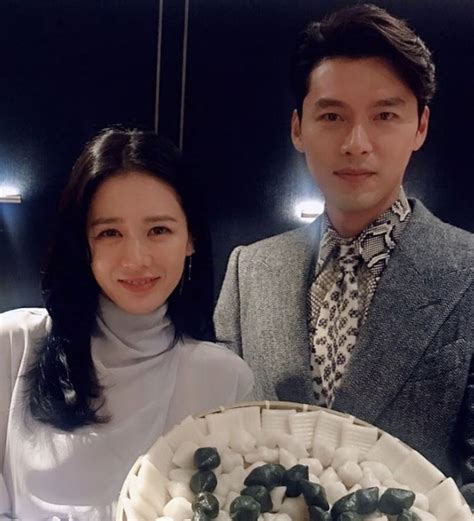 Namun kini, dispatch telah merilis kabar kencan hyun bin dan son ye jin. Son Ye Jin & Hyun Bin di 2020