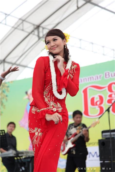 Sexy Fashion Models Myanmar Actress Thet Mon Myints Dancing
