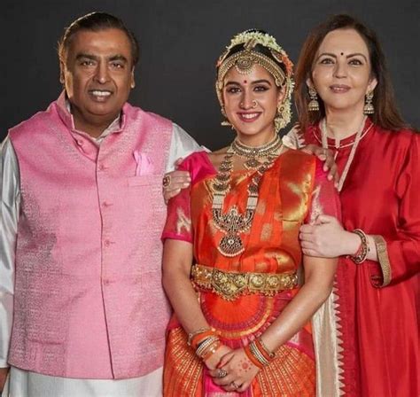 Nita The Wife Of Asias Richest Man Mukesh Ambani Ted Her Daughter