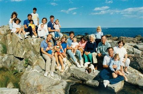 Bush George H W George And Barbara Bush With Children And