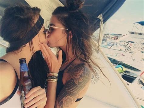 Girls Kissing Is A Beautiful Sight To See 22 Pics
