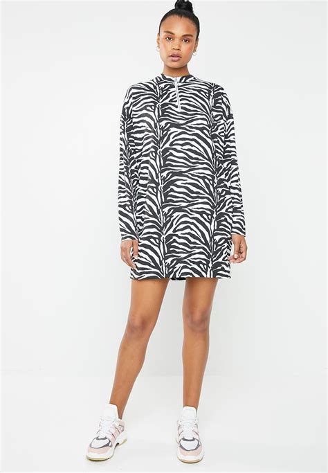 Oversized Long Sleeve Front T Shirt Dress Zebra Missguided Casual