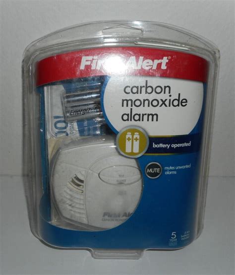 First Alert Co400 Carbon Monoxide Alarm Detector Battery Operated White
