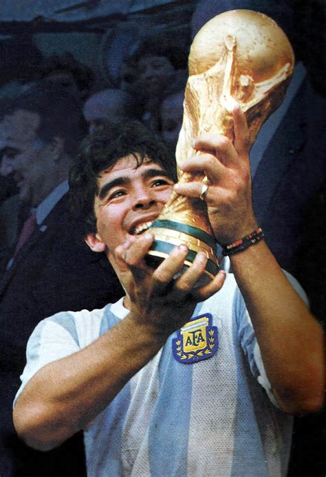 Maradona Mundial 86 Con La Copa Flashbak