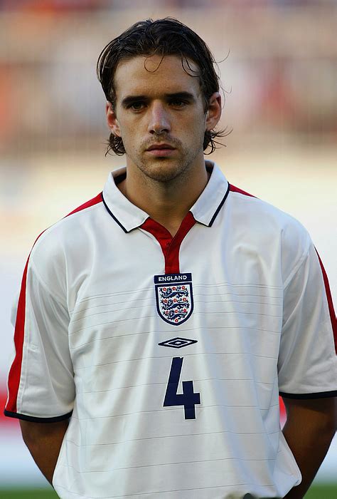 Owen lee hargreaves (born 20 january 1981) is a former professional footballer who played as a midfielder. A portrait of Owen Hargreaves of England during the team line-up by Jamie McDonald | Owen ...