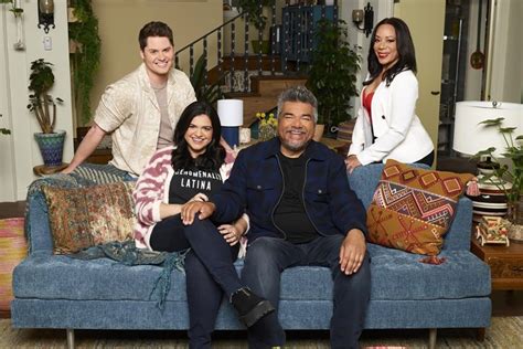George Lopez And Daughter Mayan Star In Tv Show Lopez Vs Lopez