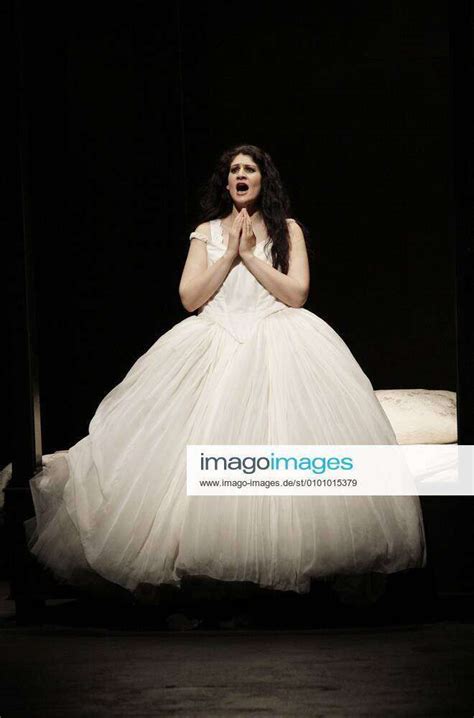 32 Opera Anja Harteros As Desdemona Singer In The Opera Otello By