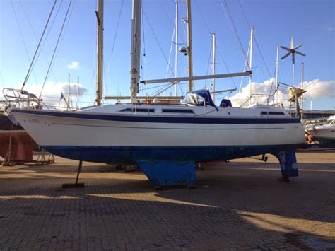 Hull type the hull is the main part of a sailboat, which is usually made of fiberglass, metal, or wood. Bill's Log: Moody 333 Bilge Keel Yacht