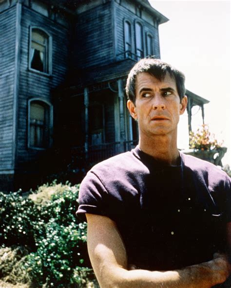 Psycho Ii Anthony Perkins Poses In Front Of Bates House 8x10 Photo