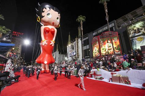Photos Of 90th Anniversary Of The Hollywood Christmas Parade Los