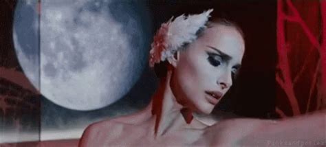 The Black Swan Nina Sayers Gif The Black Swan Nina Sayers Discover