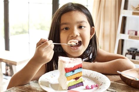 Asian Girl Eatting Cake In Cafe Stock Image Image Of Asian Fork 132093239