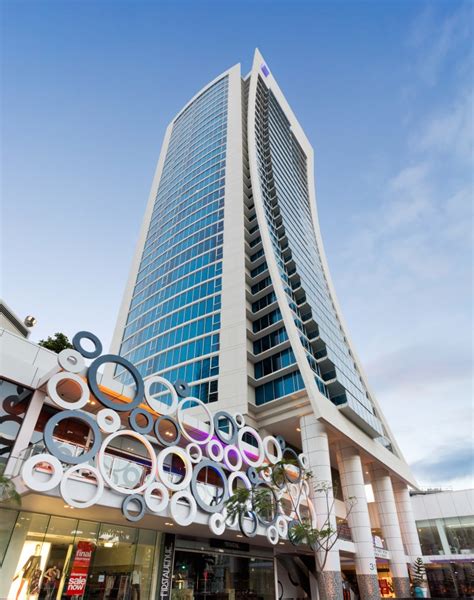 Exterior & Location - Hilton Surfers Paradise Hotel & Residences