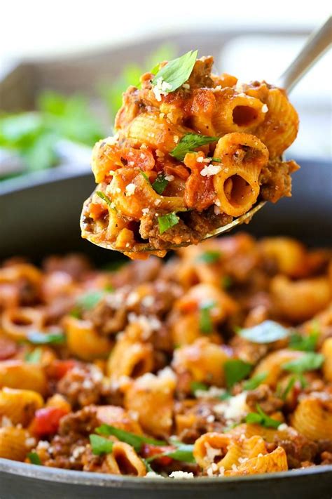 There's a pound of ground beef in the fridge, and now the choice is yours: This One Pot Beef Goulash makes clean up a breeze! Beefy, creamy pasta with peppers make this ...