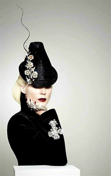 Philips Treacy Daphne Guinness Philip Treacy Outfits With Hats Retro
