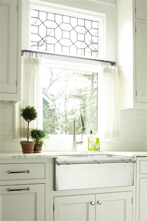 Guide To Choosing Curtains For Your Kitchen