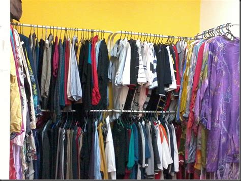 Sekat lemari dapat dilepas sesuai dengan kebutuhan misalnya untuk menaruh baju. Diy Tempat Gantung Baju | Desainrumahid.com