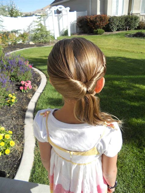 But with have few creative skills you can easily style out the hair of your little princess. 8 Stunning 5 minute Back to School Hairstyles - Clean ...
