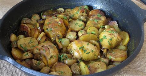 Este pollo kung pao es una comida tradicional de la cocina china. Receta de Jamoncitos de pollo en salsa con champiñones ...