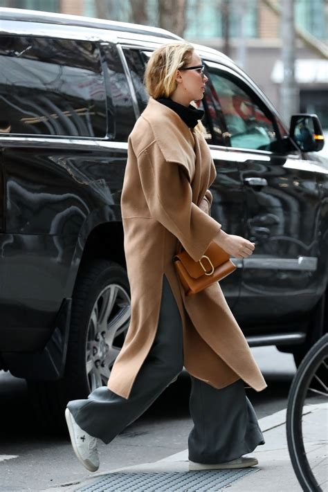 I am not associated with jennifer or her management. Jennifer Lawrence Style - Out in New York City 02/04/2020 • CelebMafia