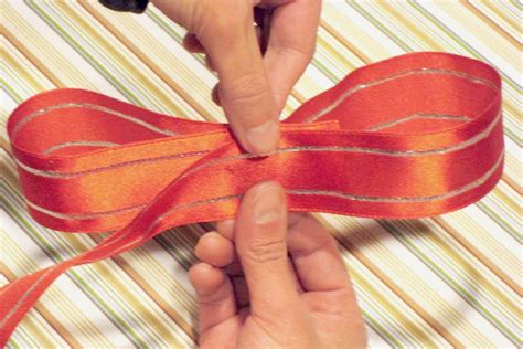How To Make A Large Bow With Wired Ribbon