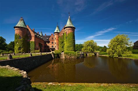 12 Magnificent Castles You Definitely Have To Visit In Sweden Hand