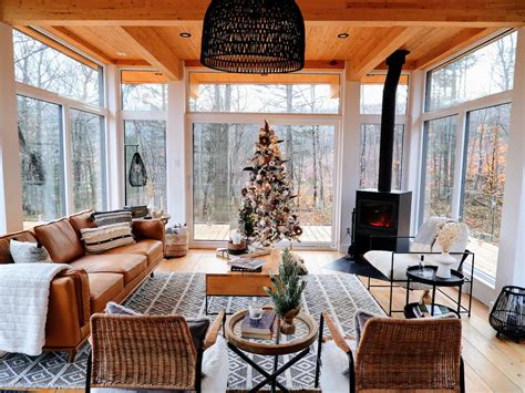 Cozy Midcentury Style Cabin In Quebec Ready For Christmas Daily Dream