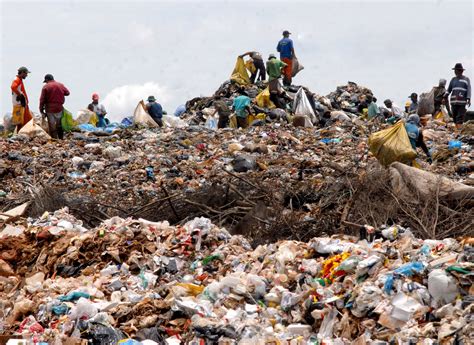 Mais De 50 Das Cidades Brasileiros Descartam O Lixo De Modo Incorreto Revista Galileu Meio