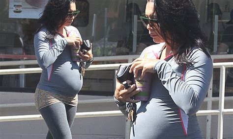 Glees Naya Rivera Shows Off Bump After Complaining That Pregnant Sex